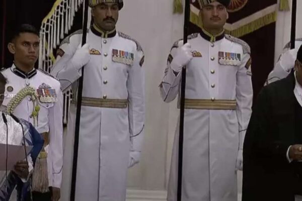 സുപ്രീംകോടതിയുടെ പുതിയ ചീഫ് ജസ്റ്റിസായി ബി ആര് ഗവായ് ചുമതലയേറ്റു